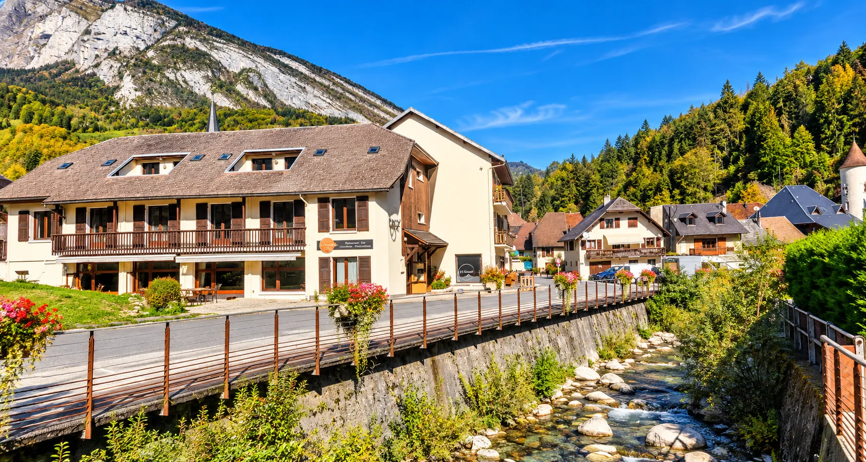 Hotel le grand Som de l'extérieur