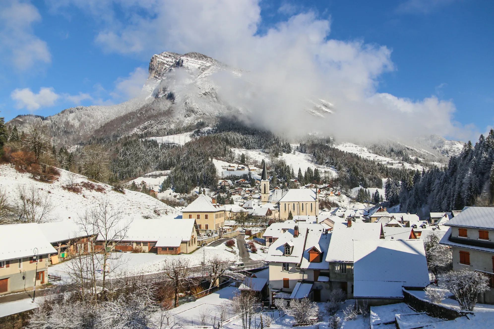Saint-pierre d'Entremont sous la neige
