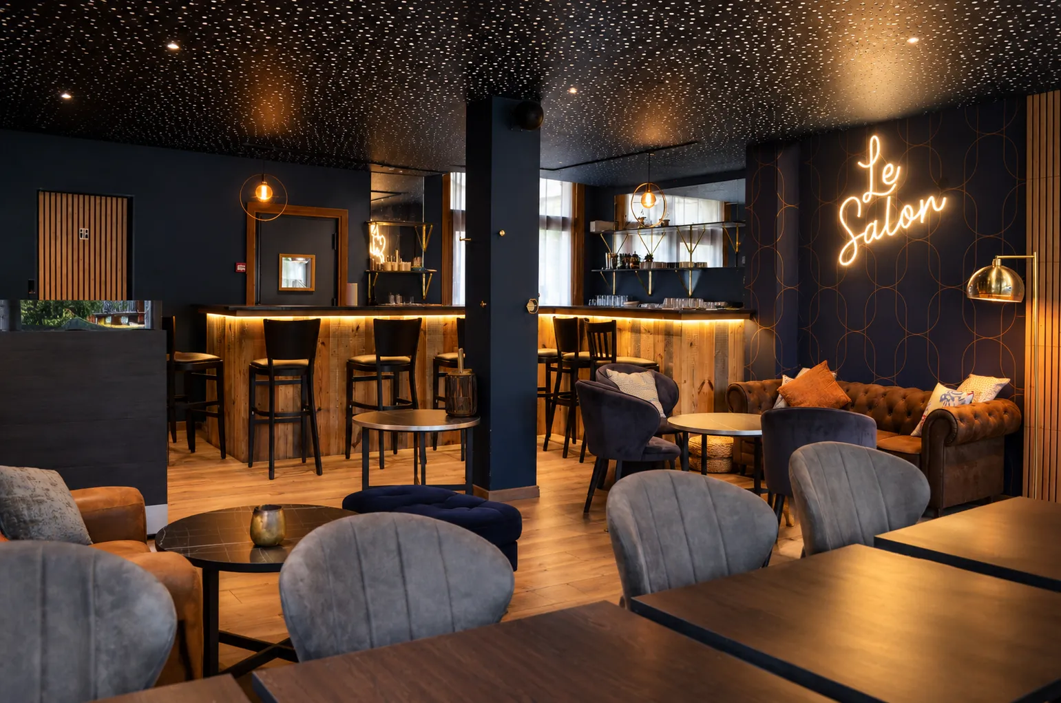 Salle petit-déjeuner, bar